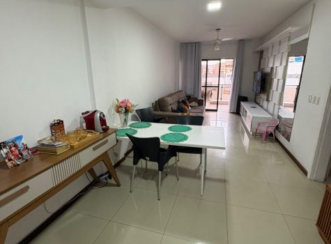 Sala principal com sala de jantar